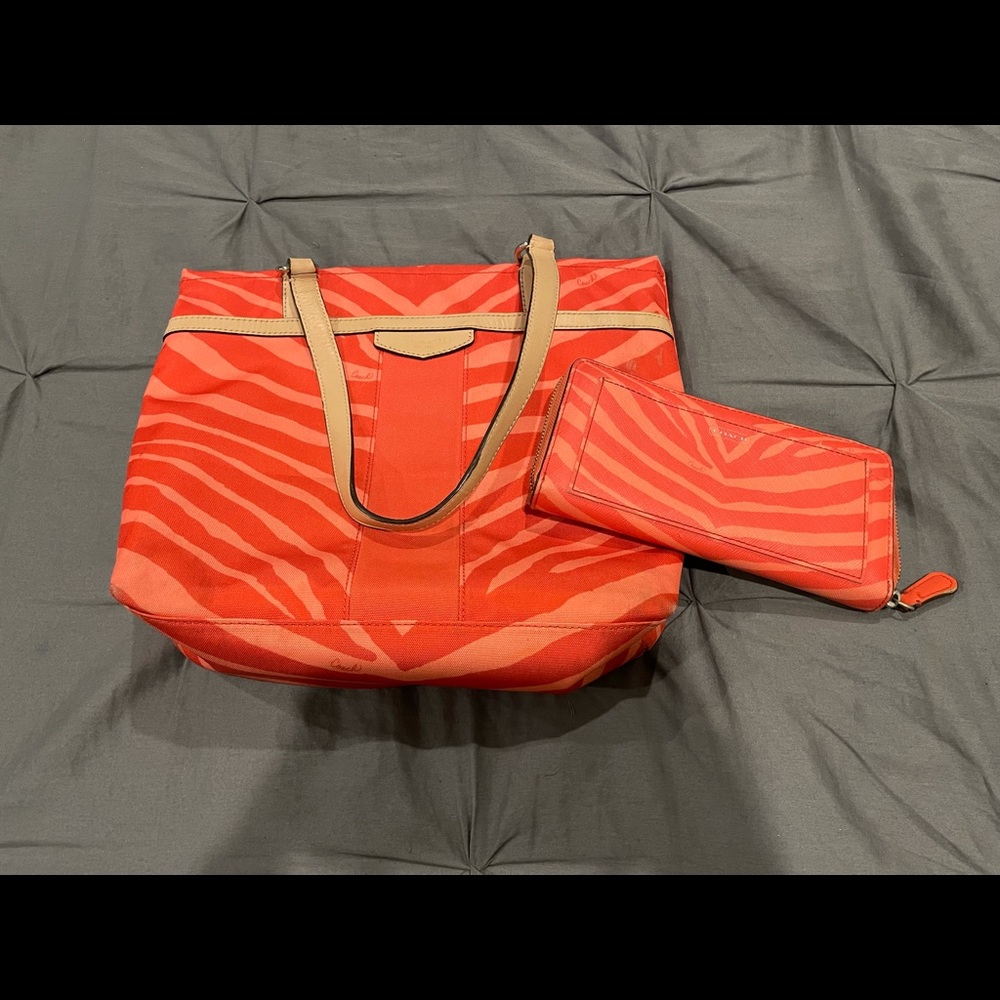 Coach purse and wallet